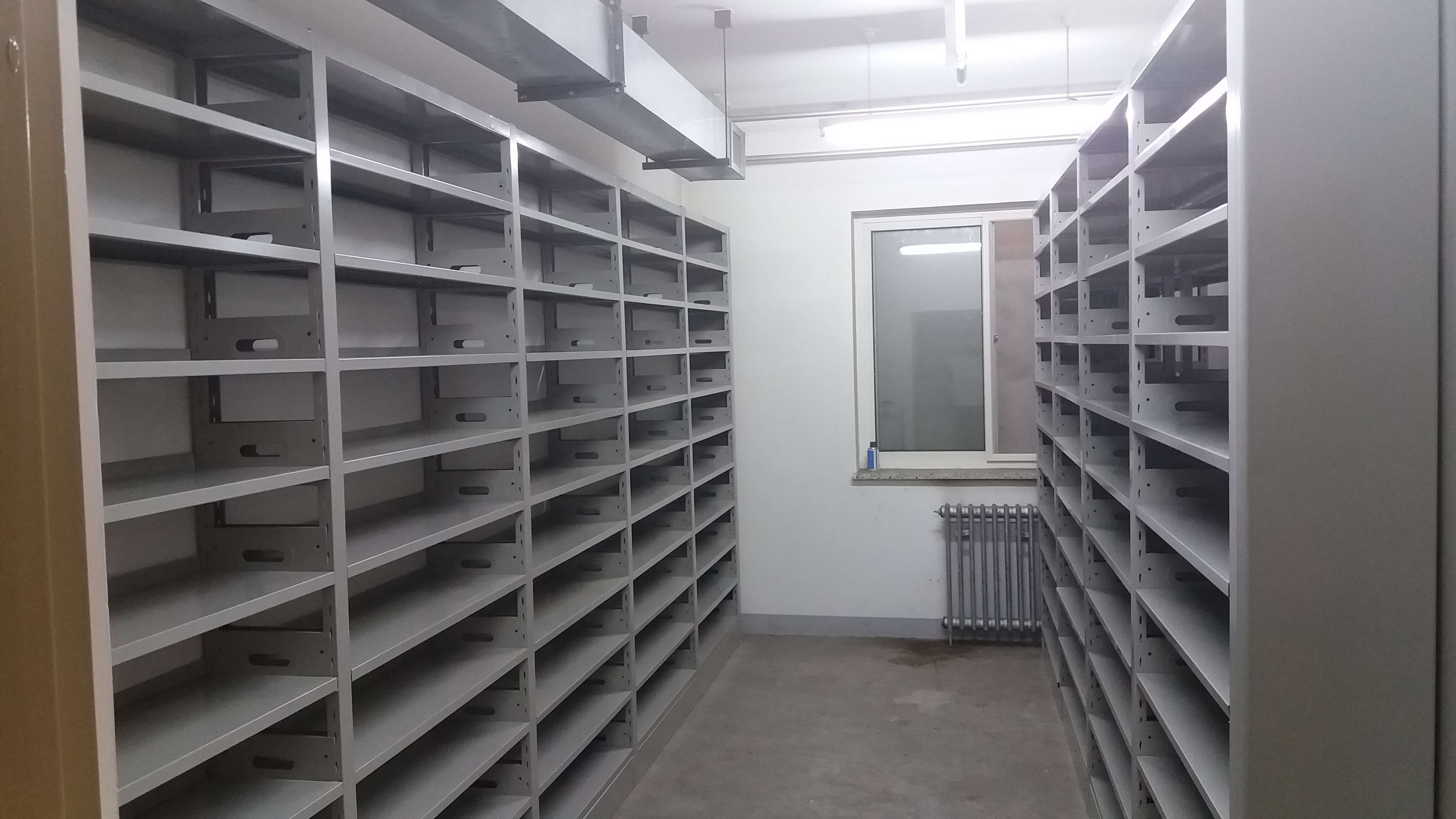 鋼制書(shū)架 鋼制書(shū)架